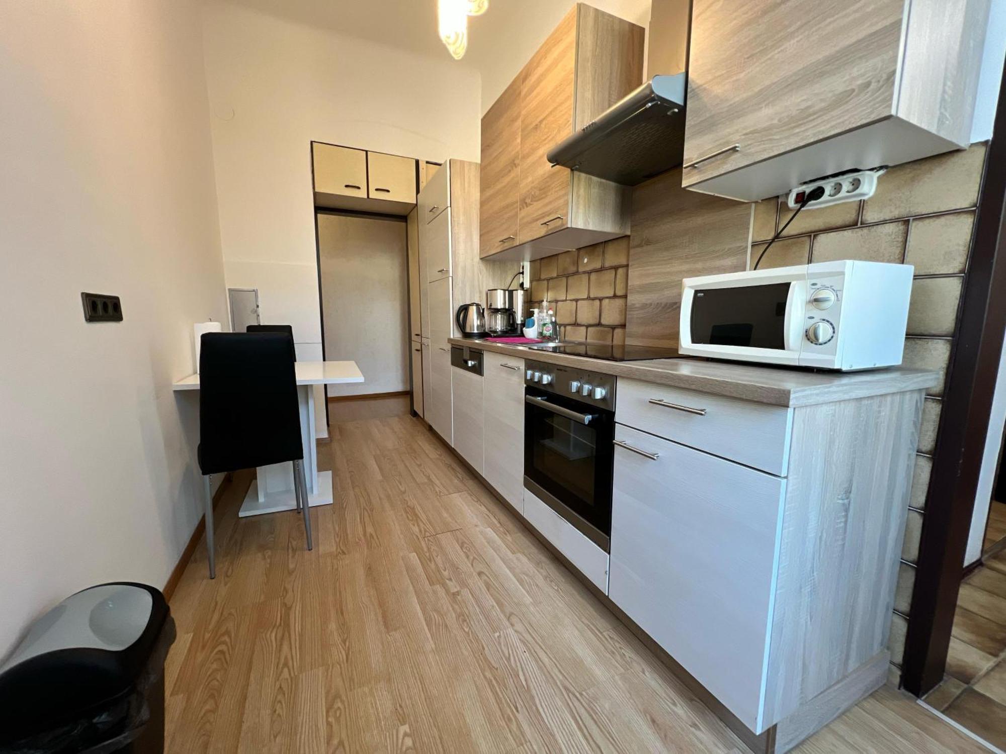 Apartament Welcoming 3br Shared Apt-near Bahnhof Meidling Viena
