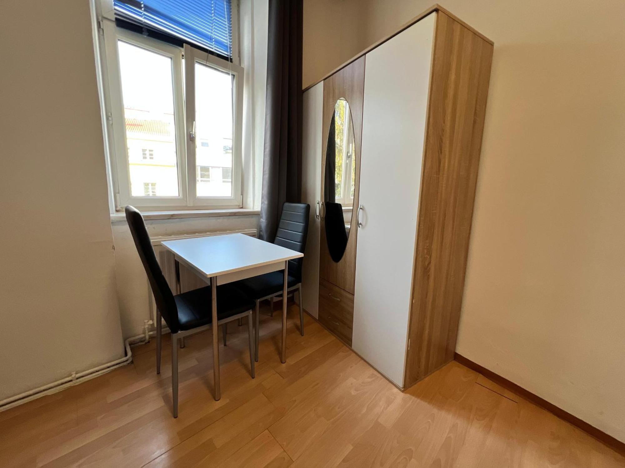 Welcoming 3br Shared Apt-near Bahnhof Meidling * Viena